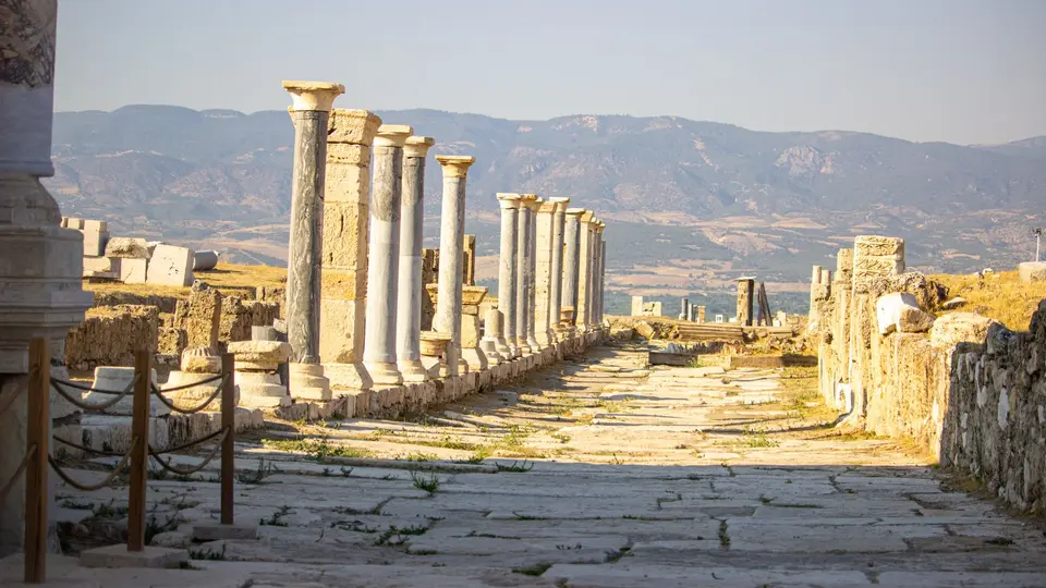 Intricate subterranean Roman aqueduct archways showcasing advanced hydraulic engineering