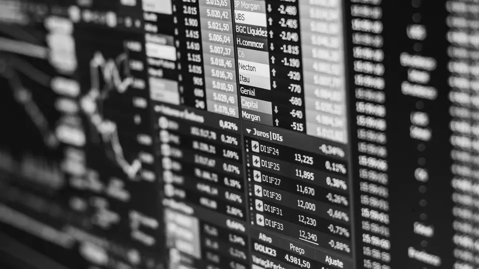 Comparison of high-yield savings versus diversified index fund portfolio graphs